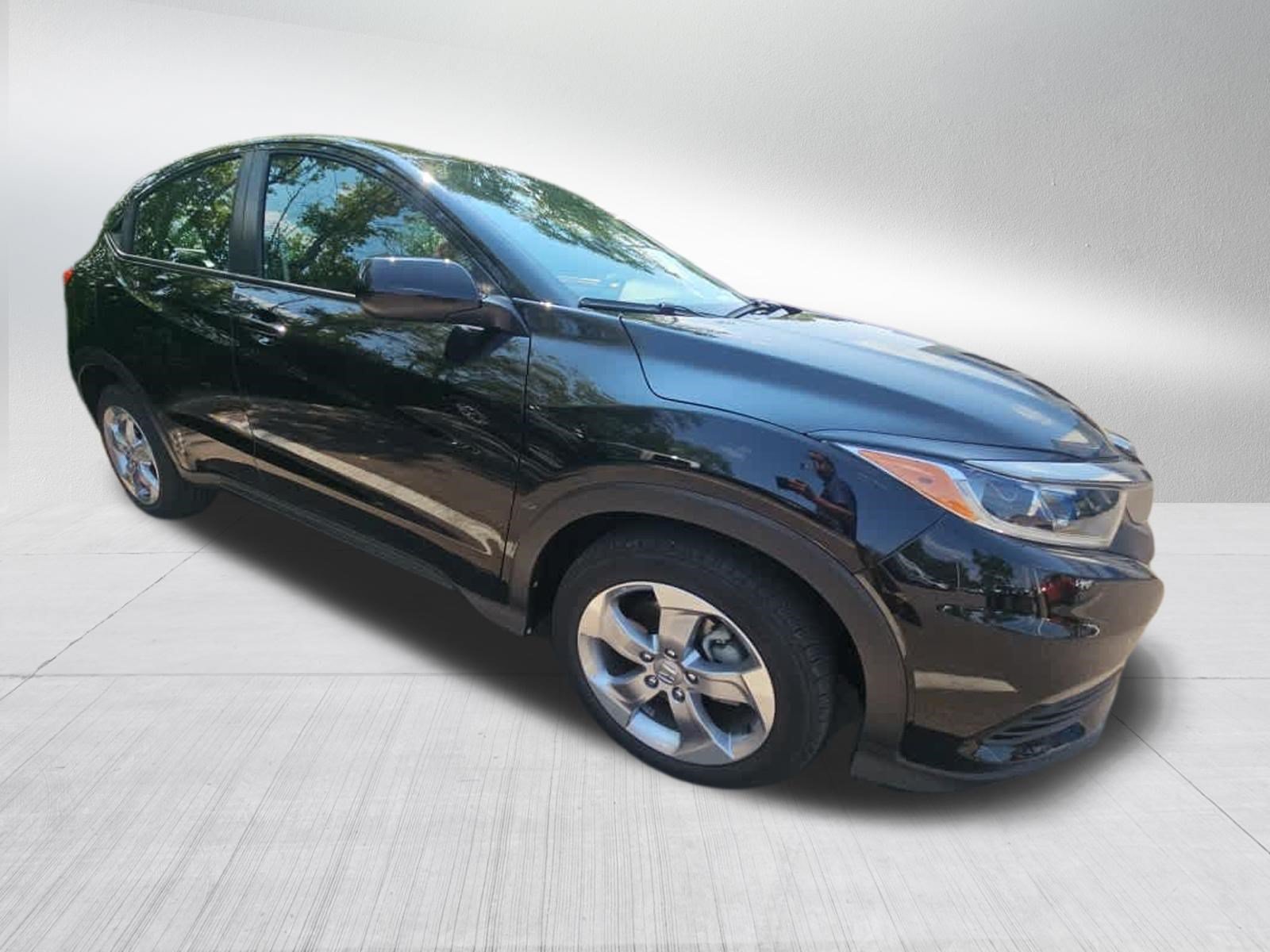 Certified 2021 Honda HR-V LX image 3