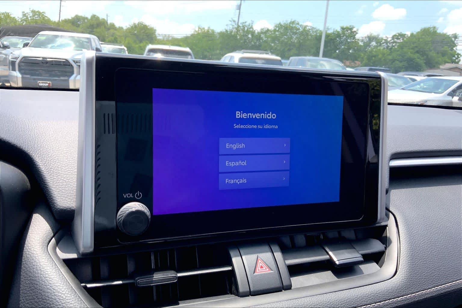 Used 2025 Toyota RAV4 XLE FWD image 31