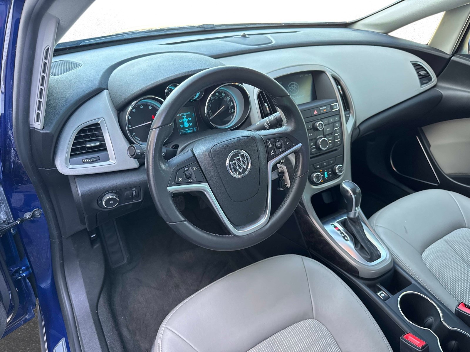 Used 2013 Buick Verano FWD image 20