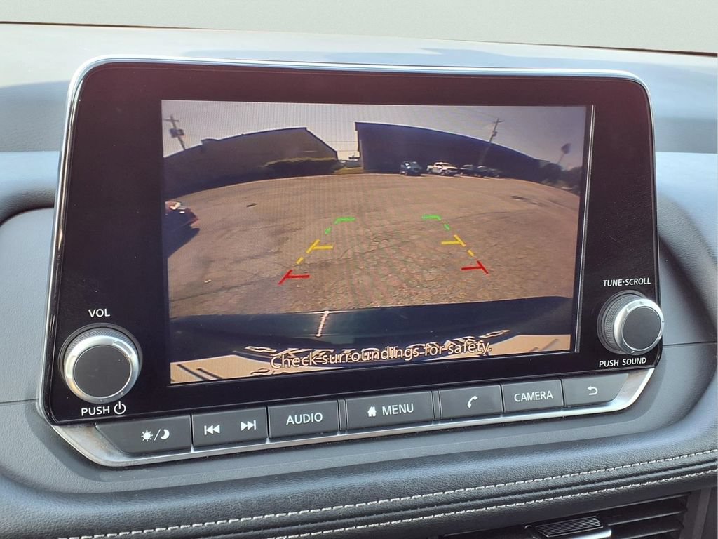 Used 2024 Nissan Rogue SV FWD image 11