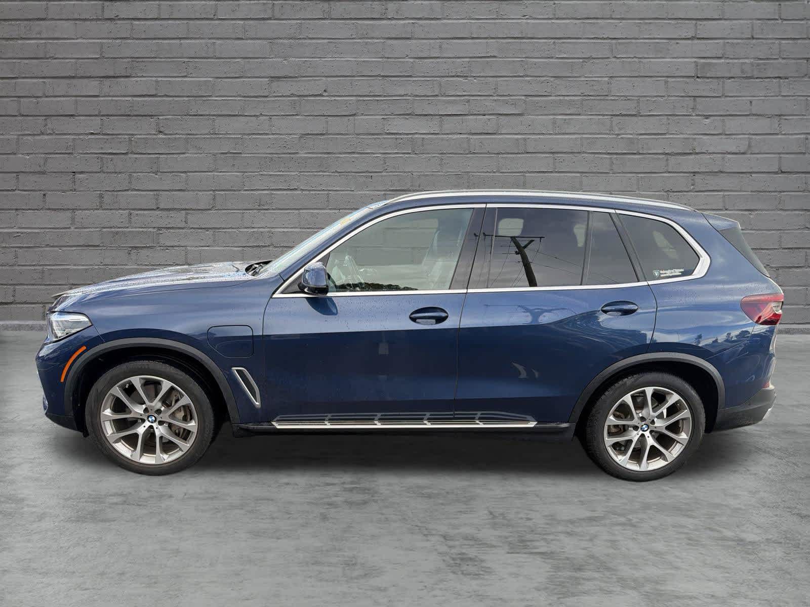 Used 2021 BMW X5 xDrive45e w/ Premium Package 2 AWD/4WD image 3
