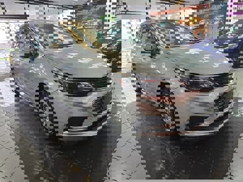 Used 2018 Chevrolet Cruze LS image 2