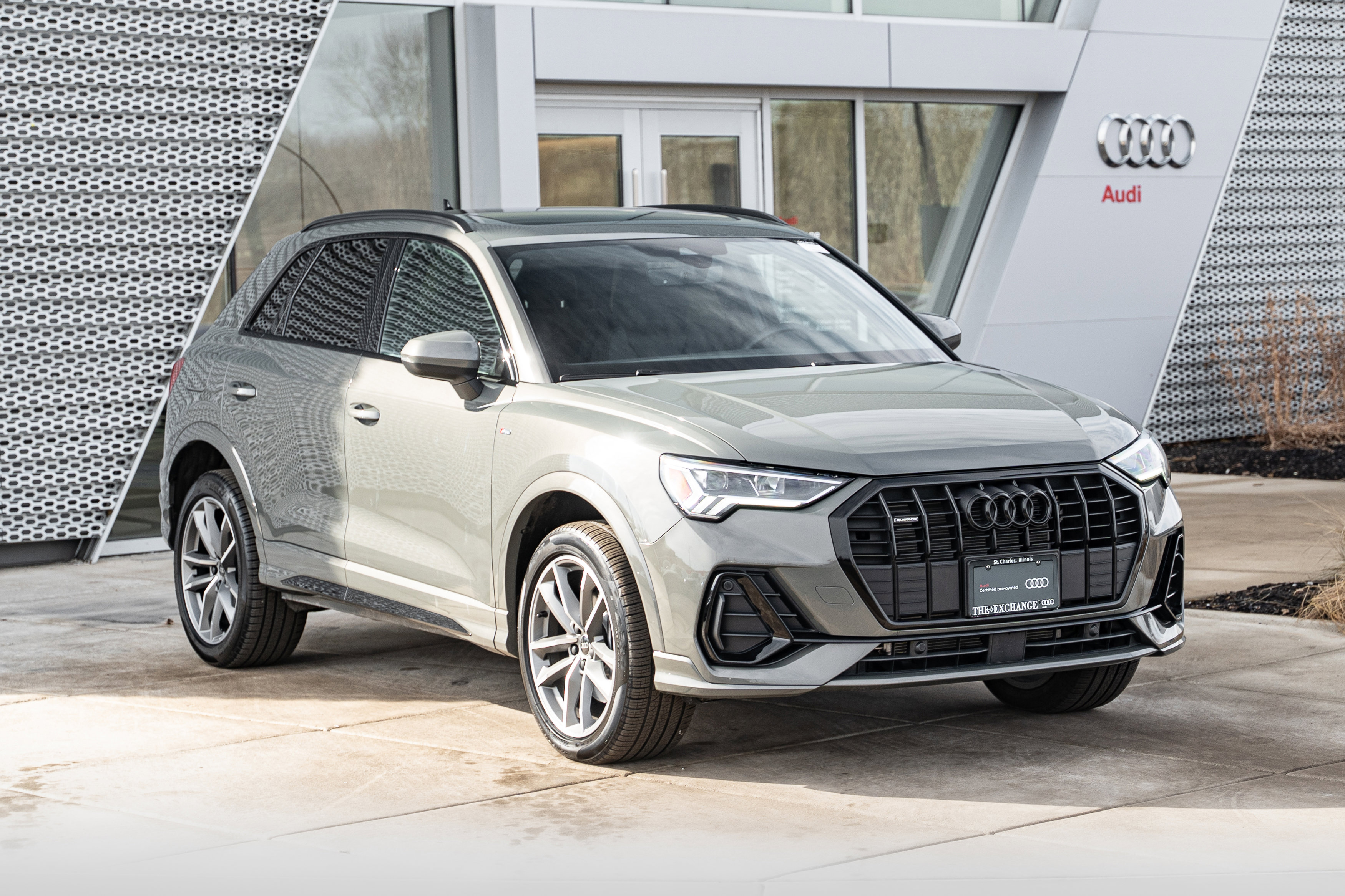 Certified 2025 Audi Q3 2.0T Premium w/ Convenience Package image 2