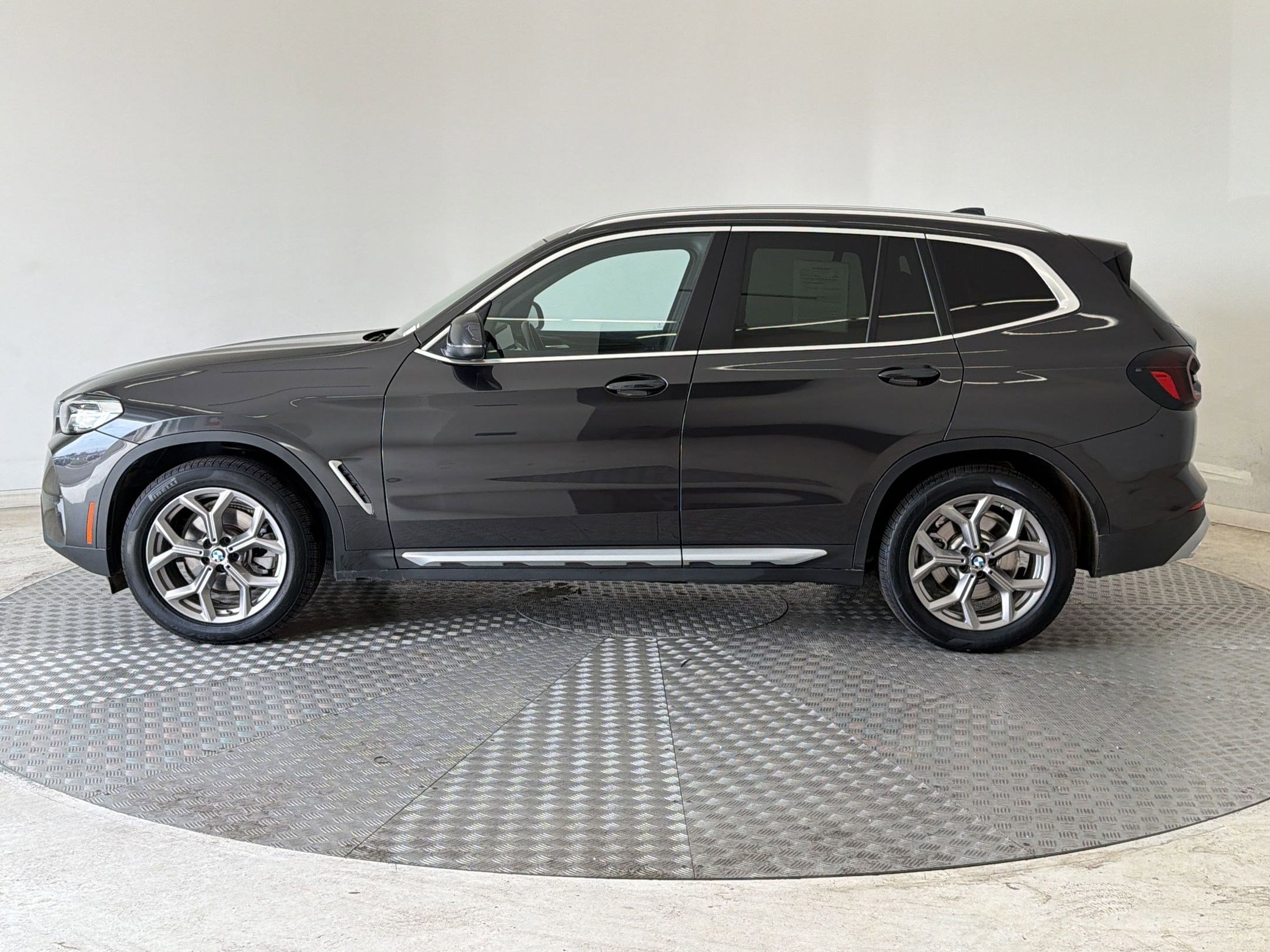 Certified 2023 BMW X3 xDrive30i w/ Convenience Package w/ZPA AWD/4WD image 2