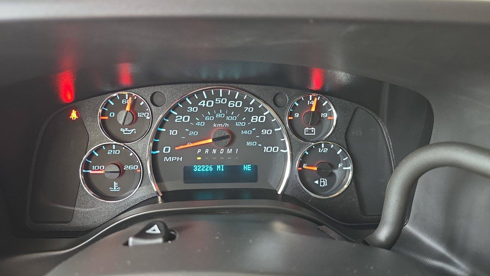 Used 2025 Chevrolet Express 3500 LT w/ LT Preferred Equipment Group RWD image 10