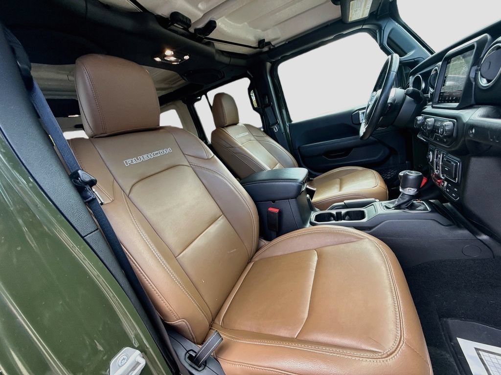 Used 2023 Jeep Wrangler Unlimited Rubicon 4xe w/ Cold Weather Group AWD/4WD image 32