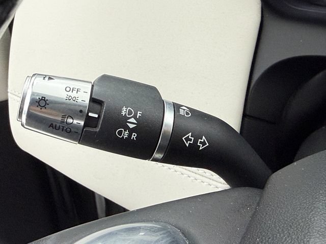 Used 2020 Land Rover Discovery Sport S AWD/4WD image 15