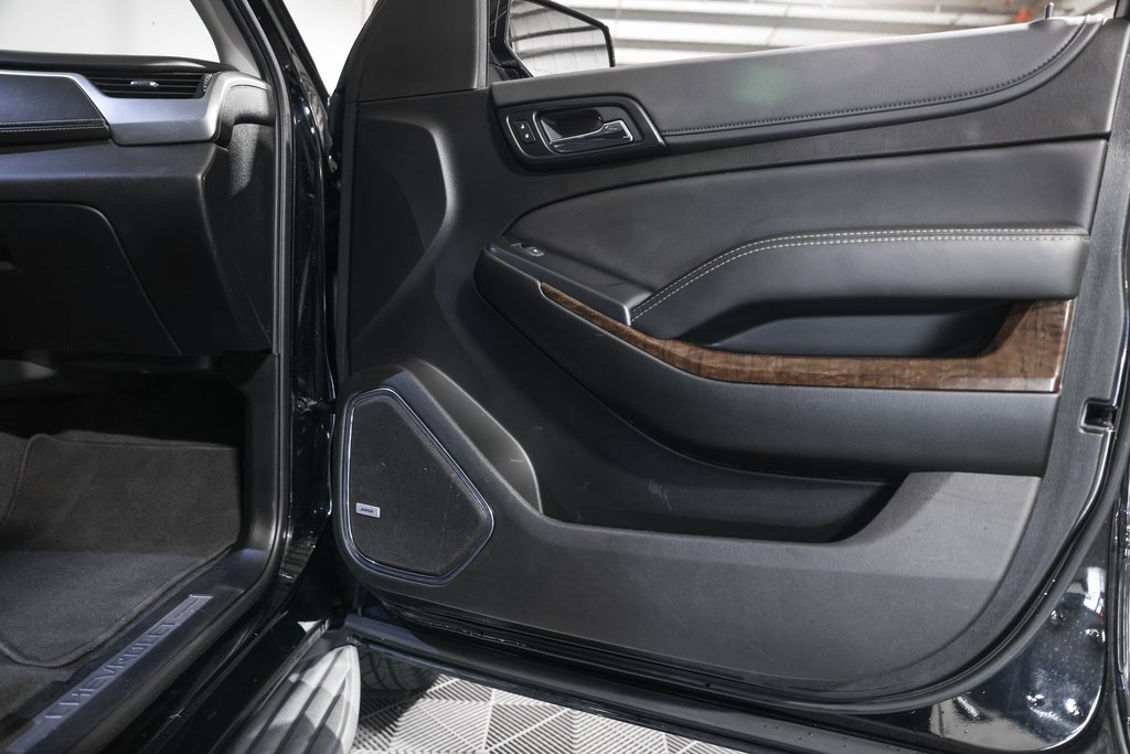 Used 2019 Chevrolet Suburban LT image 18
