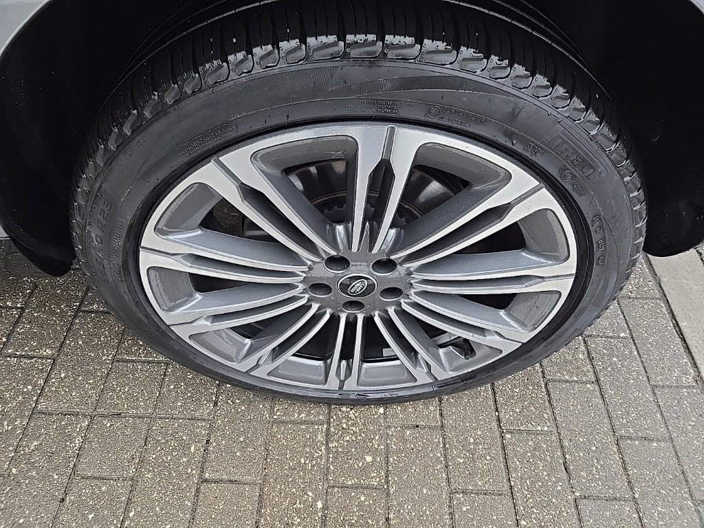 Used 2024 Land Rover Range Rover SE image 19