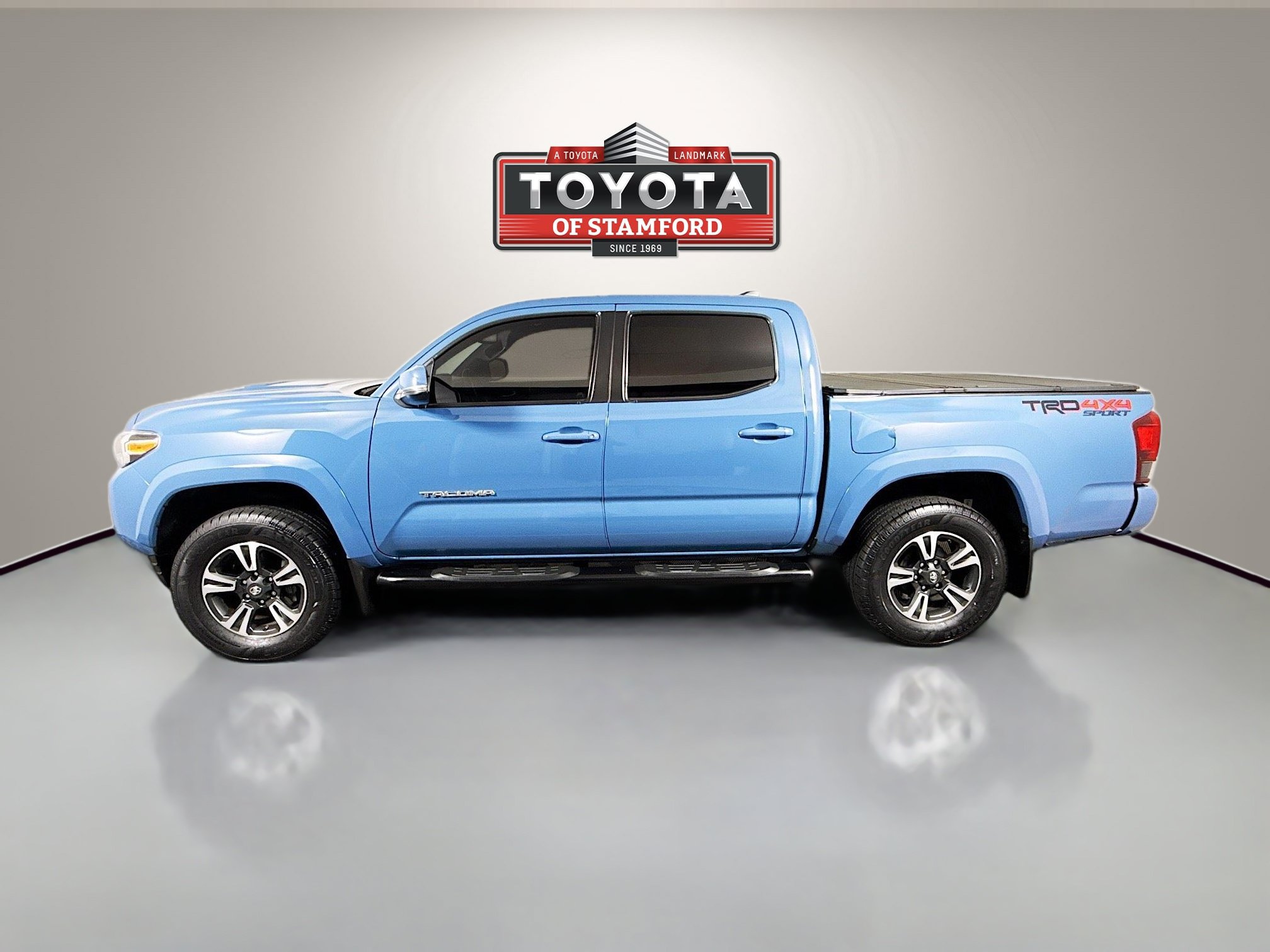 Certified 2019 Toyota Tacoma TRD Sport AWD/4WD image 4
