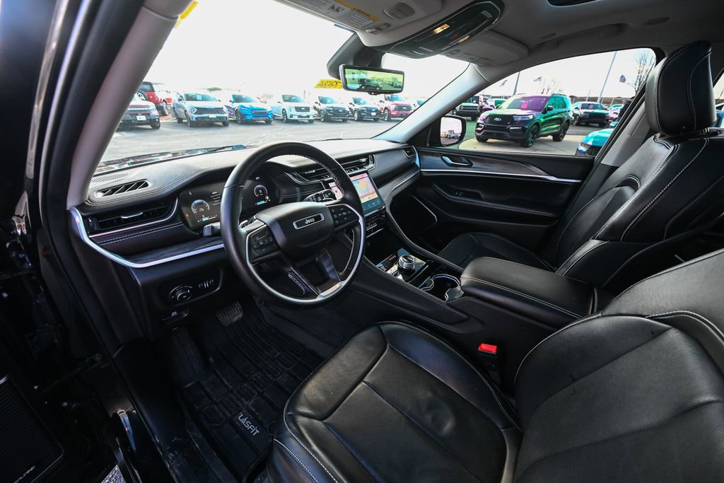 Used 2022 Jeep Grand Cherokee L Limited w/ Luxury Tech Group II image 18