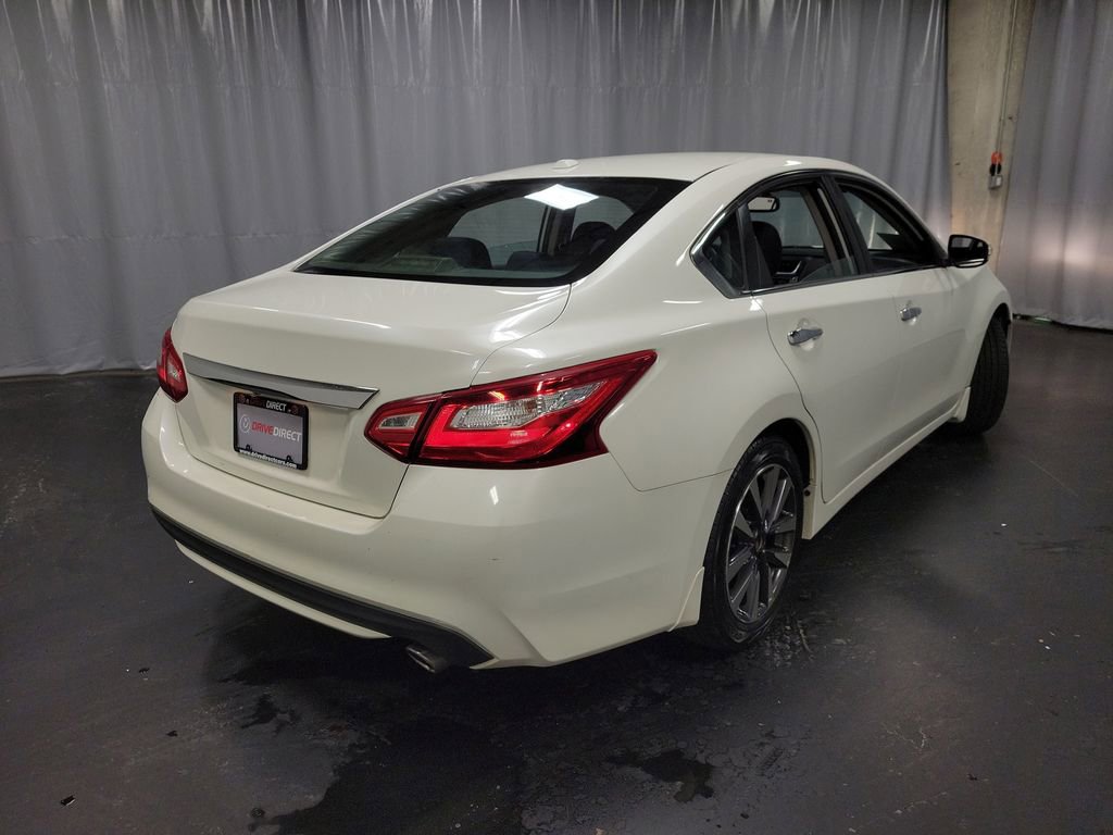 Used 2017 Nissan Altima 2.5 SV w/ Convenience Package FWD image 9