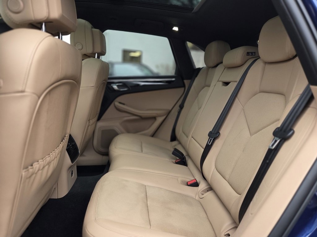 Used 2023 Porsche Macan AWD image 22