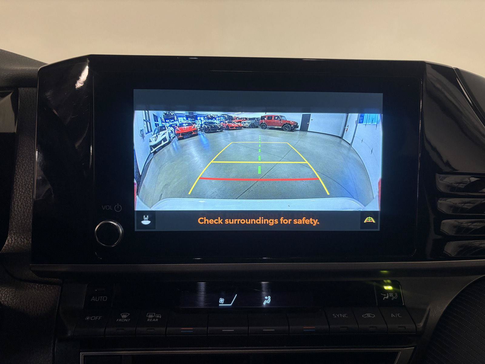 Used 2025 Toyota Camry SE FWD image 25