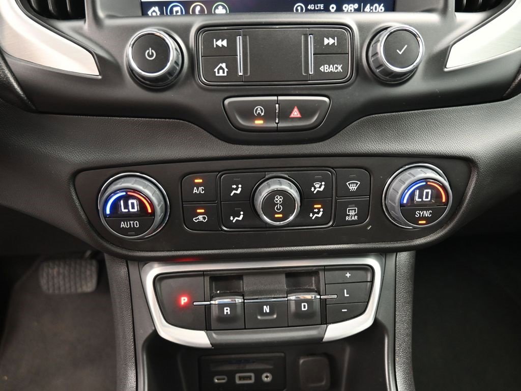 Used 2024 GMC Terrain SLT image 22