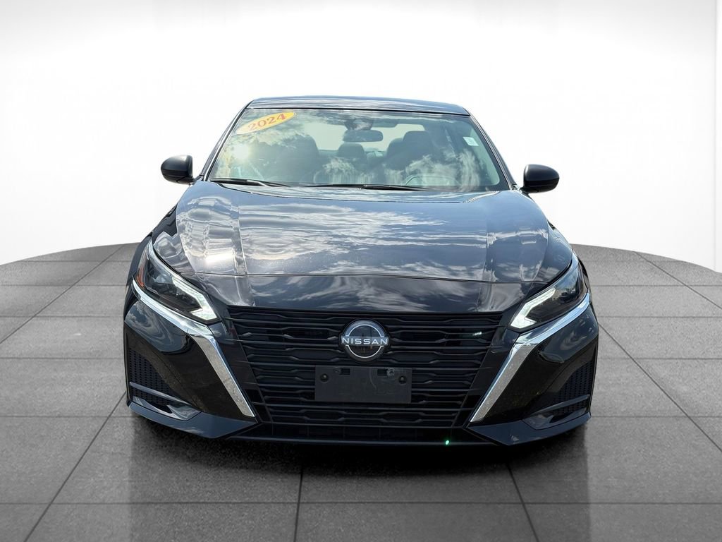 Used 2024 Nissan Altima 2.5 SV FWD image 2