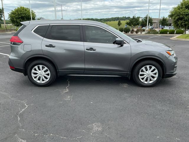 Used 2017 Nissan Rogue S FWD image 2