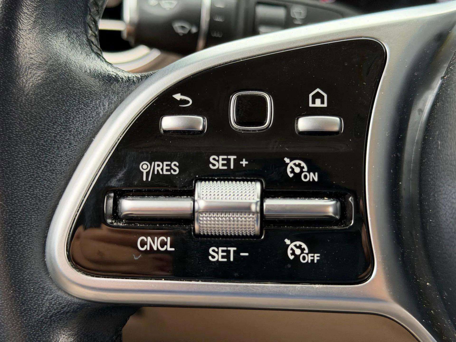 Used 2022 Mercedes-Benz GLC 300 image 33