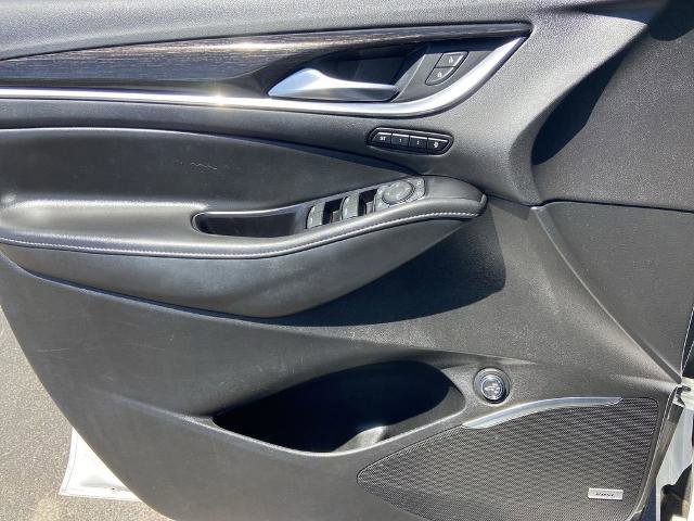 Used 2020 Buick Enclave Avenir w/ Avenir Technology Package AWD/4WD image 19