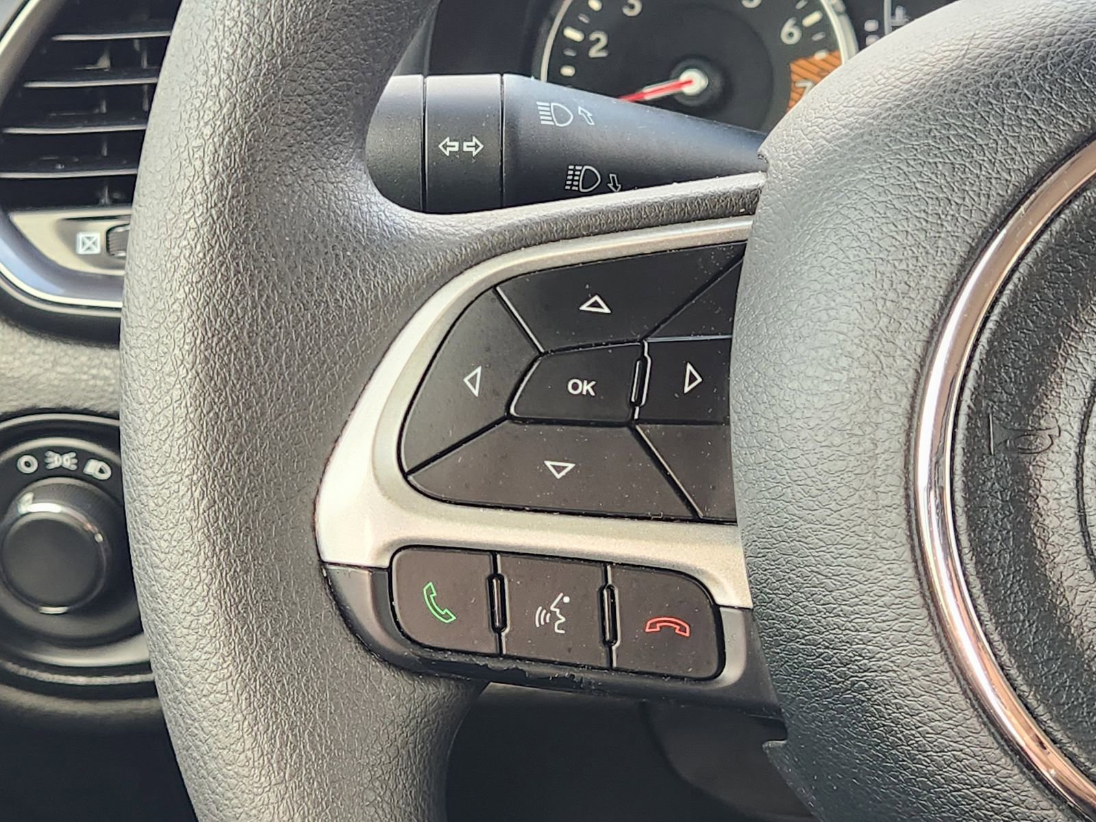 Used 2023 Jeep Renegade Latitude image 27