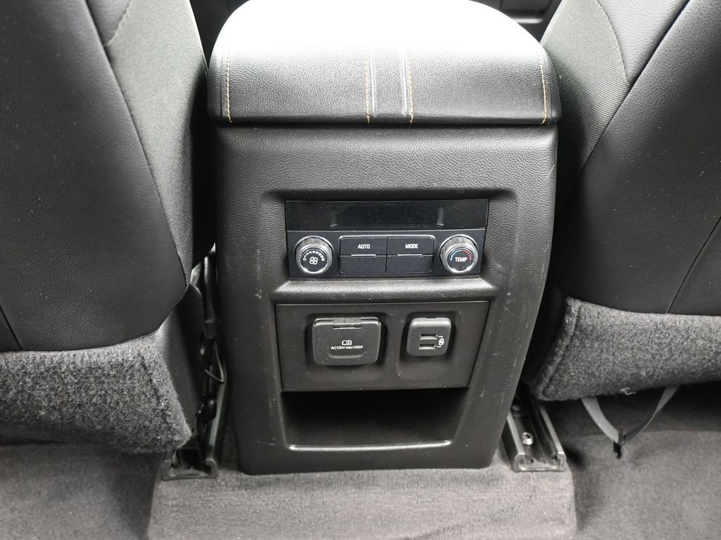 Used 2019 Chevrolet Traverse RS image 37