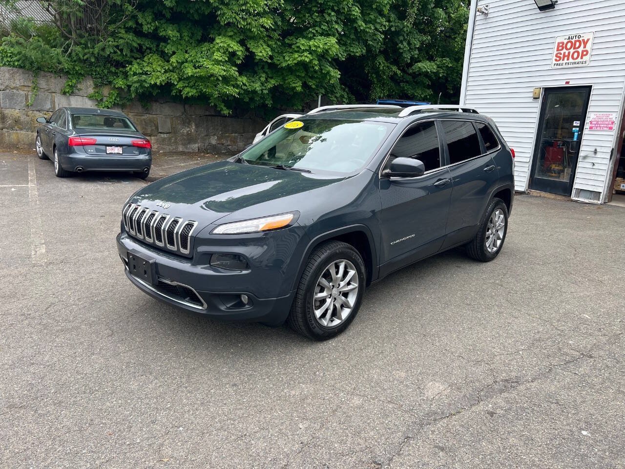 Used 2018 Jeep Cherokee Limited AWD/4WD image 39