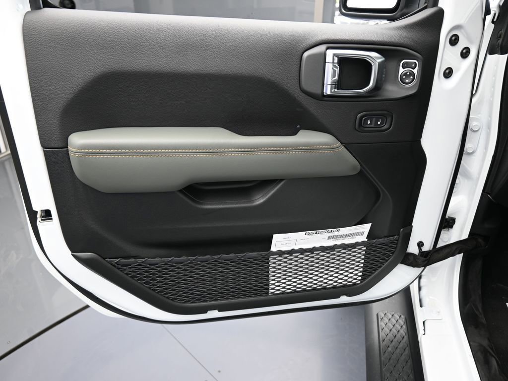 New 2026 Jeep Gladiator Mojave image 12