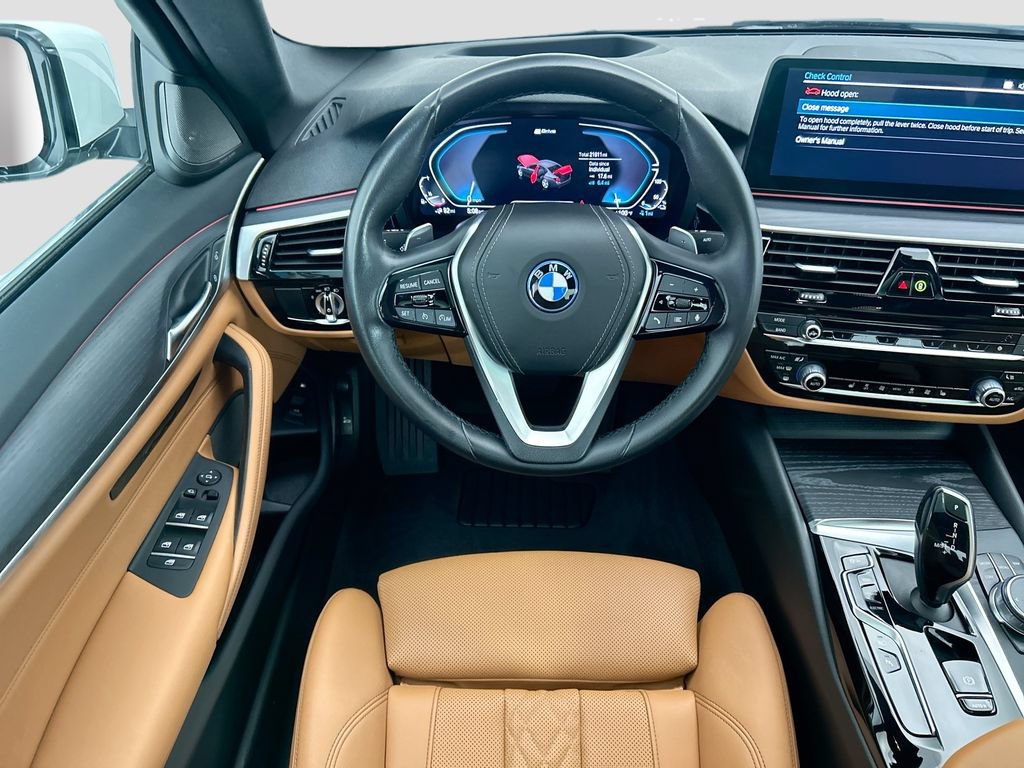 Certified 2023 BMW 530e w/ Premium Package RWD image 10