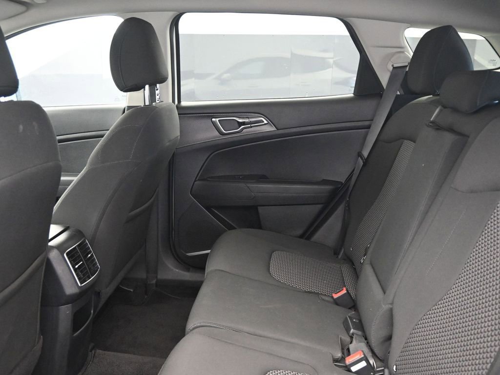 Used 2024 Kia Sportage LX image 19
