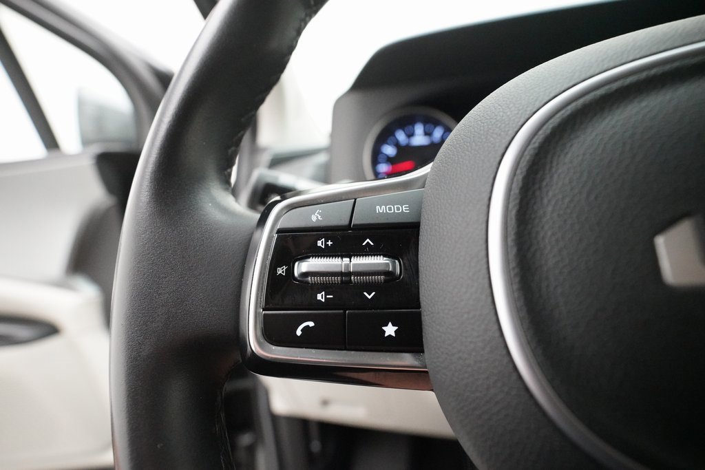 Certified 2024 Kia Carnival LX image 18