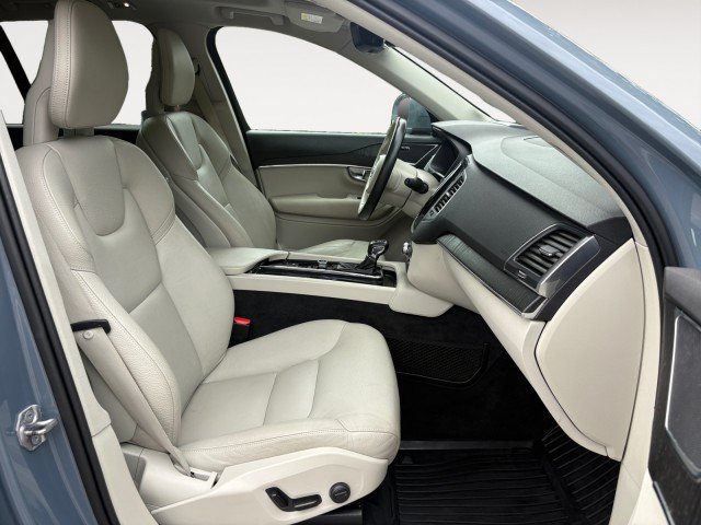 Used 2020 Volvo XC90 T6 Momentum w/ Protection Package Premier AWD/4WD image 12