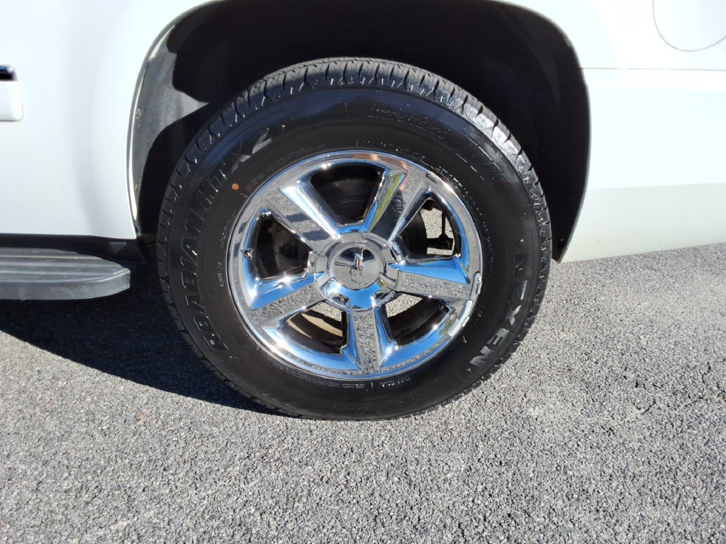 Used 2014 Chevrolet Tahoe LTZ AWD/4WD image 12