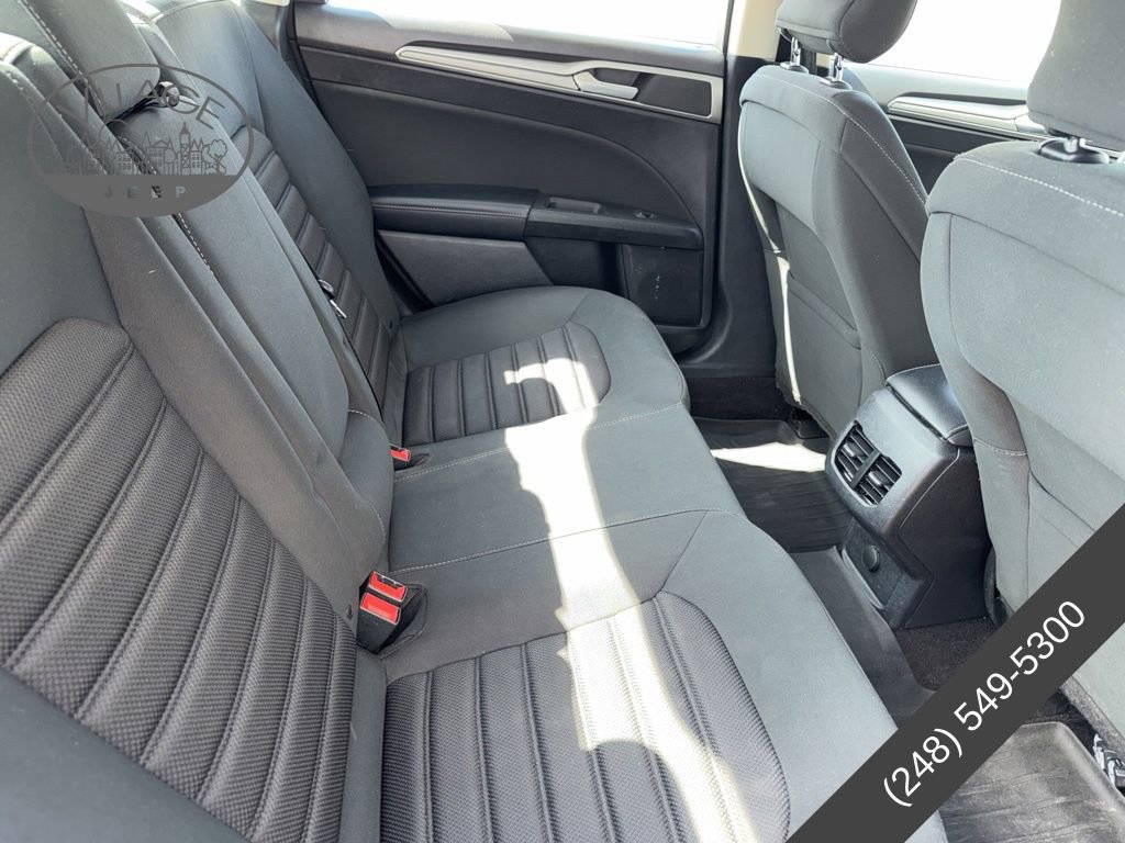 Used 2019 Ford Fusion SE image 9