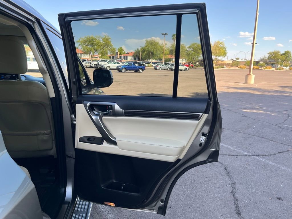 Used 2023 Lexus GX 460 Premium image 17