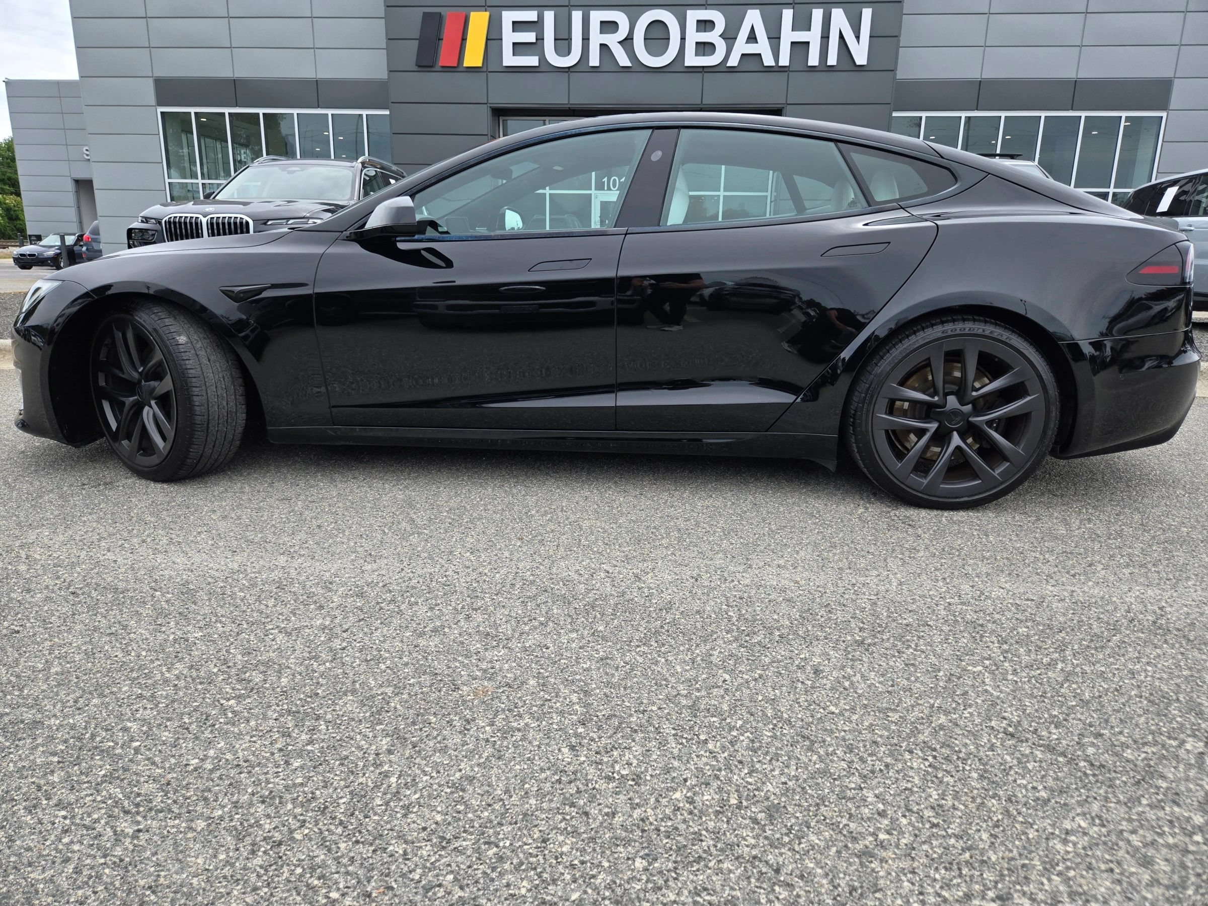 Used 2023 Tesla Model S Standard Range AWD/4WD image 2