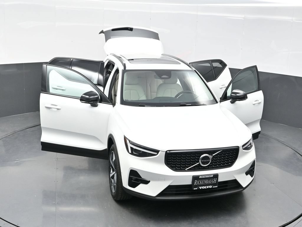 New 2026 Volvo XC40 B5 Plus w/ Protection Package Premier AWD/4WD image 25