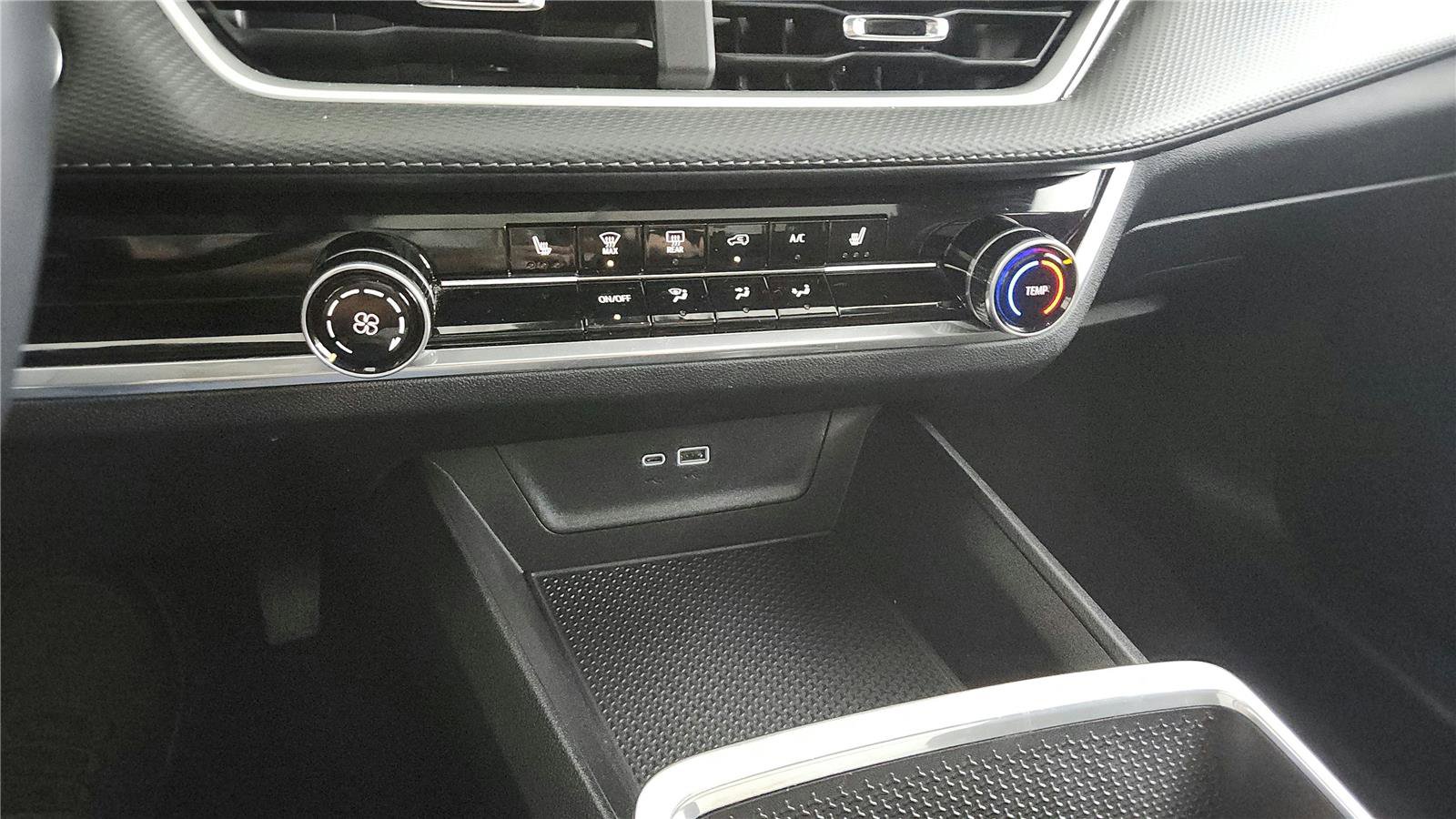 Used 2025 Chevrolet Equinox LT AWD/4WD image 26