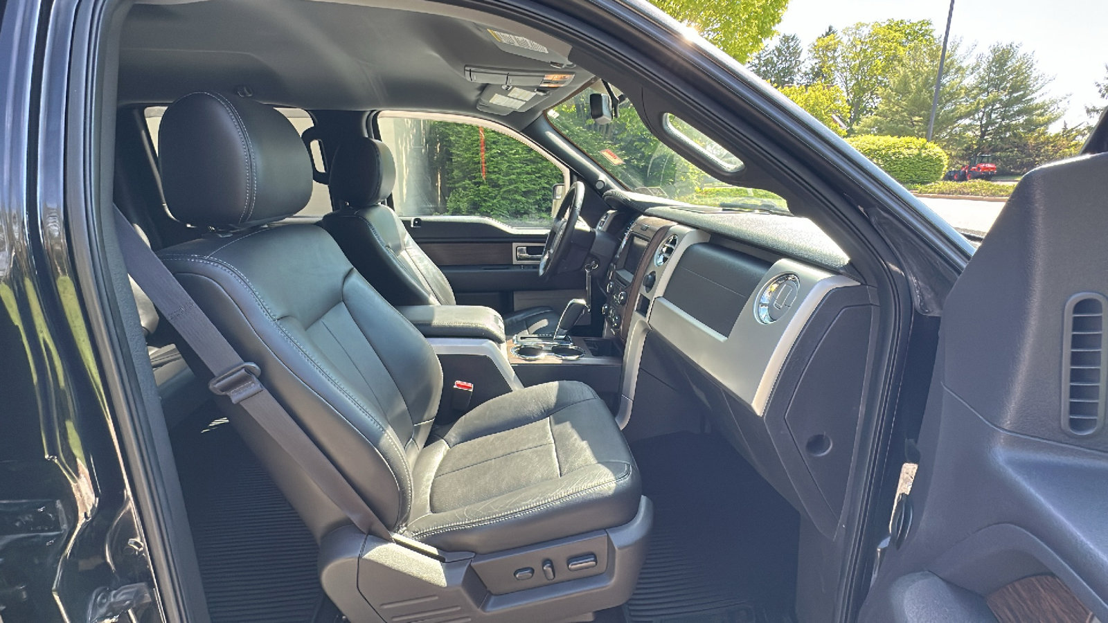 Used 2013 Ford F150 Lariat w/ Mid Equipment Group AWD/4WD image 25