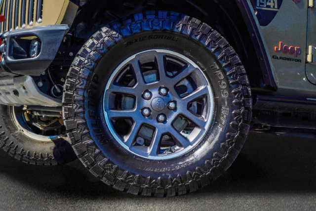 Used 2020 Jeep Gladiator Mojave AWD/4WD image 38