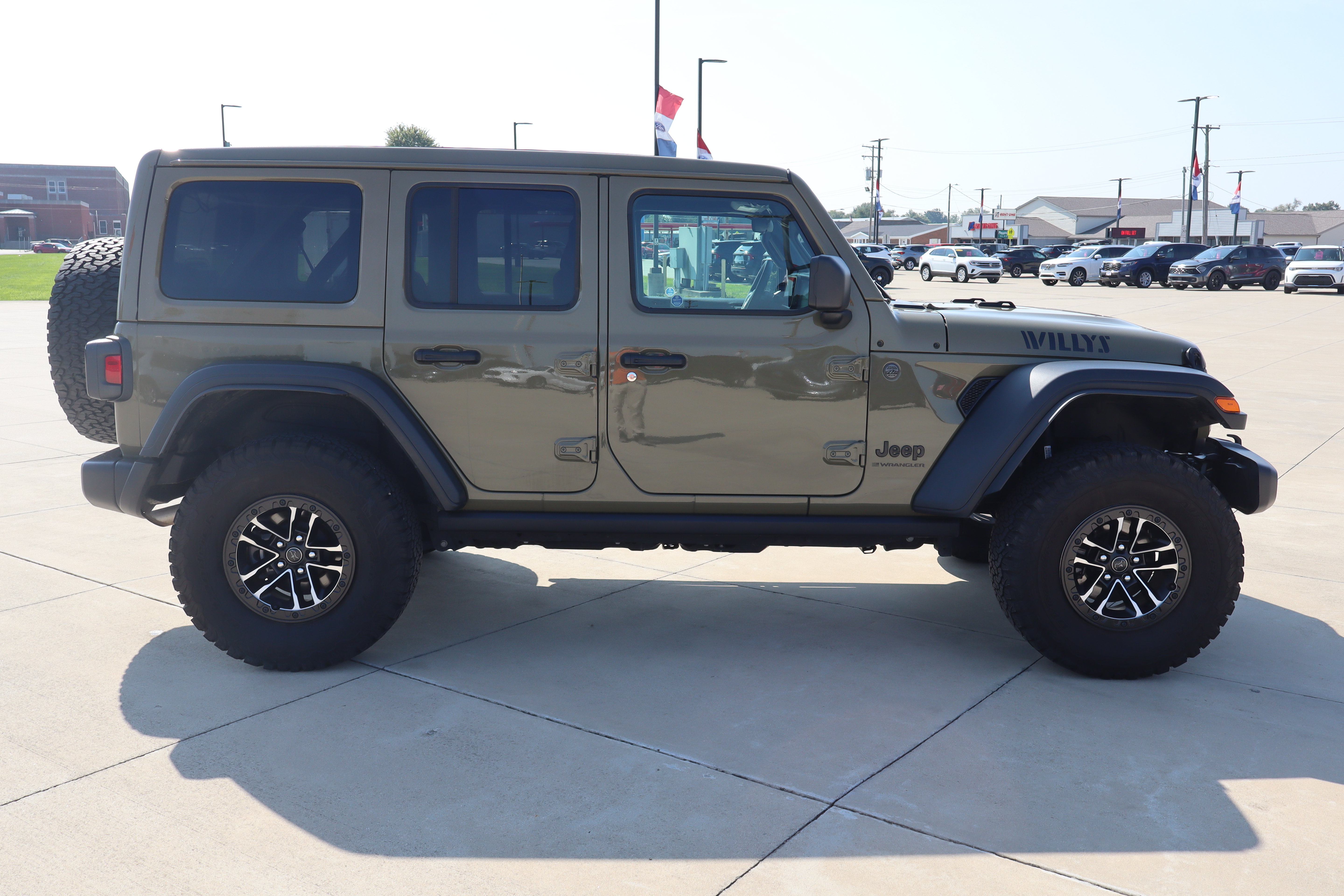 Used 2025 Jeep Wrangler Unlimited Sport AWD/4WD image 4