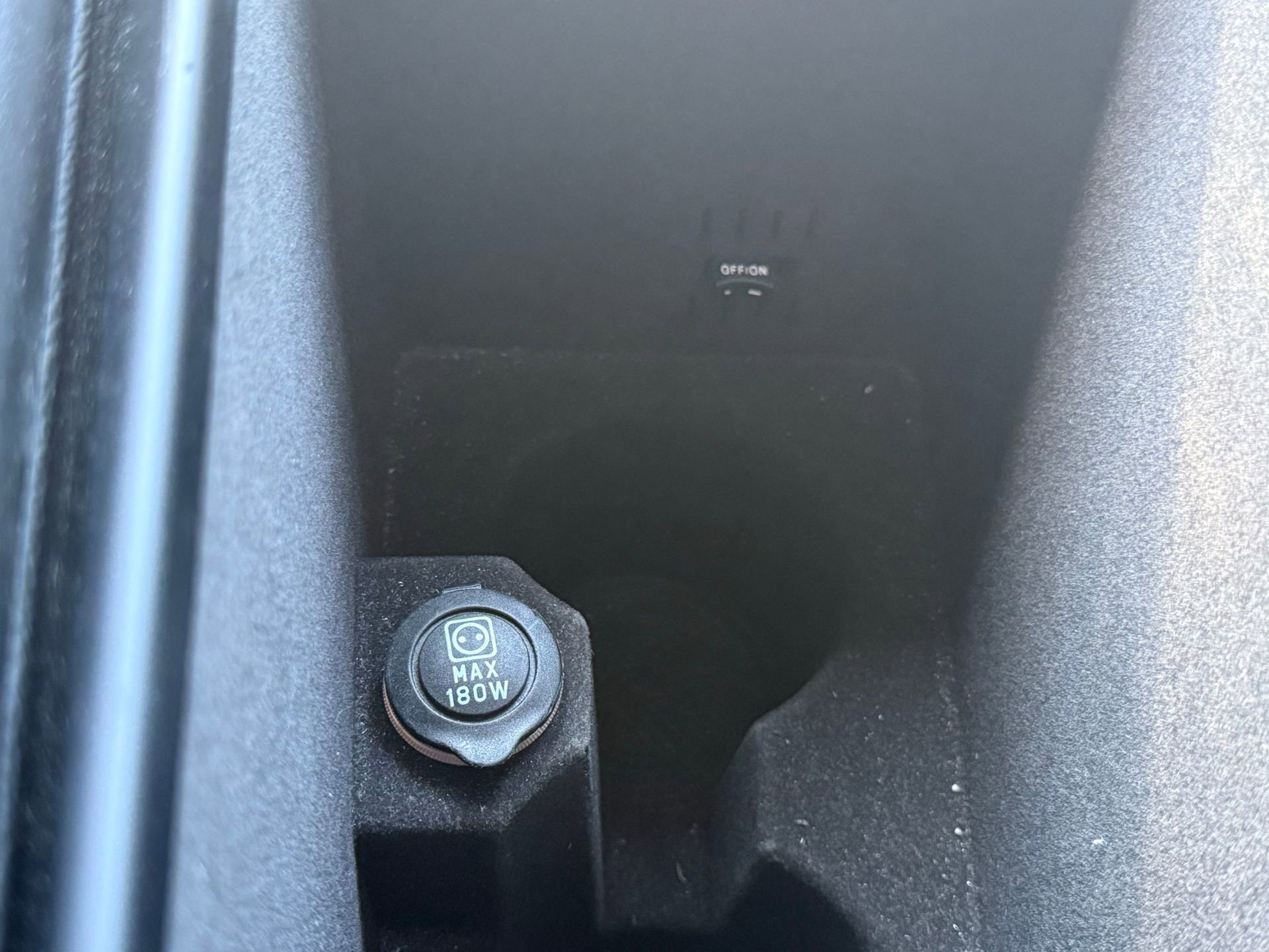 Certified 2023 Maserati Levante GT image 38