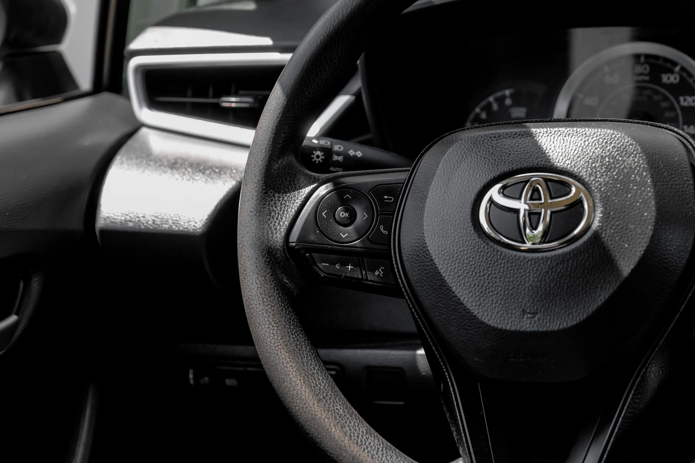 Used 2021 Toyota Corolla LE image 19