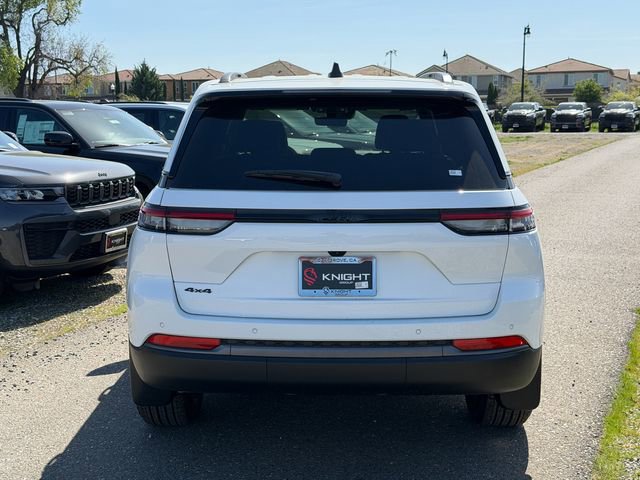 New 2026 Jeep Grand Cherokee Laredo image 7