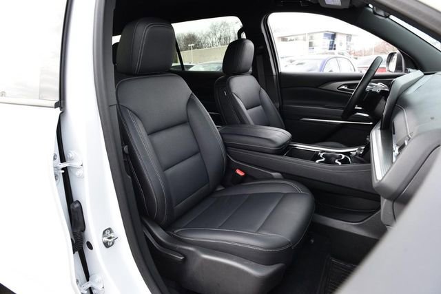 Used 2025 Chevrolet Traverse LT image 22