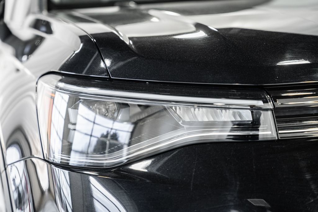 Used 2025 Volkswagen Taos SE w/ Panoramic Sunroof Package image 15