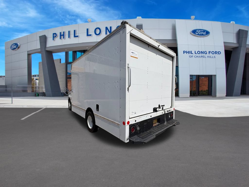 Used 2023 Ford E-450 and Econoline 450 Super Duty w/ Driver's Safety Package RWD image 3
