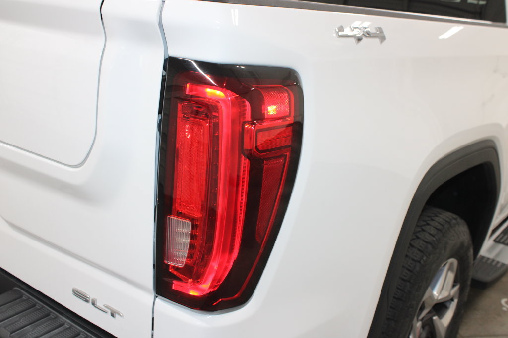 Used 2022 GMC Sierra 1500 SLT AWD/4WD image 24