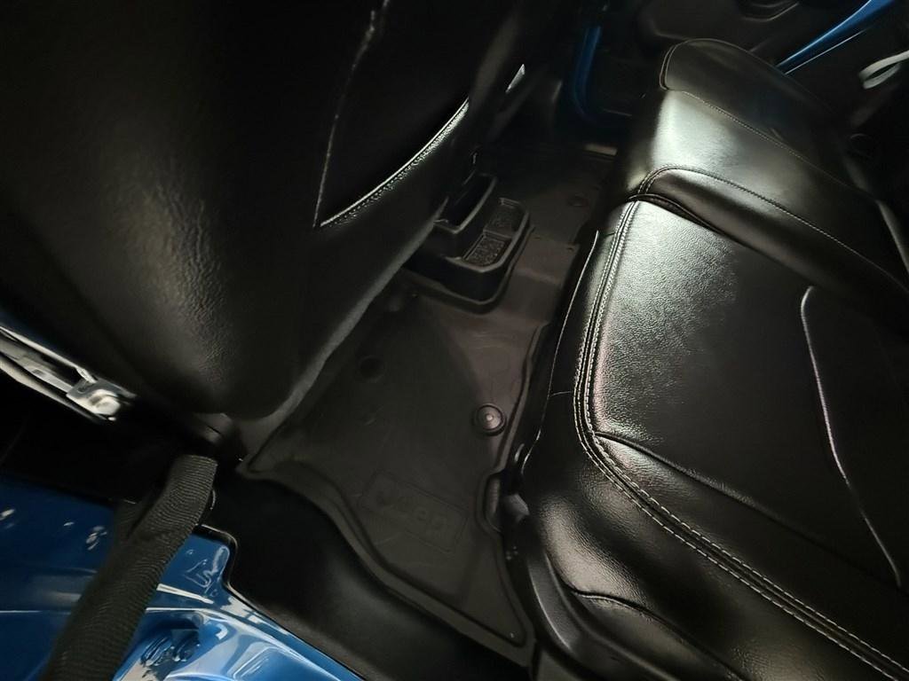 Used 2023 Jeep Wrangler Sahara w/ Cold Weather Group image 27