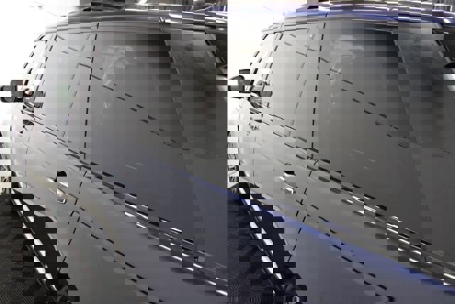 Used 2017 Land Rover Range Rover Long Wheelbase Autobiography image 10