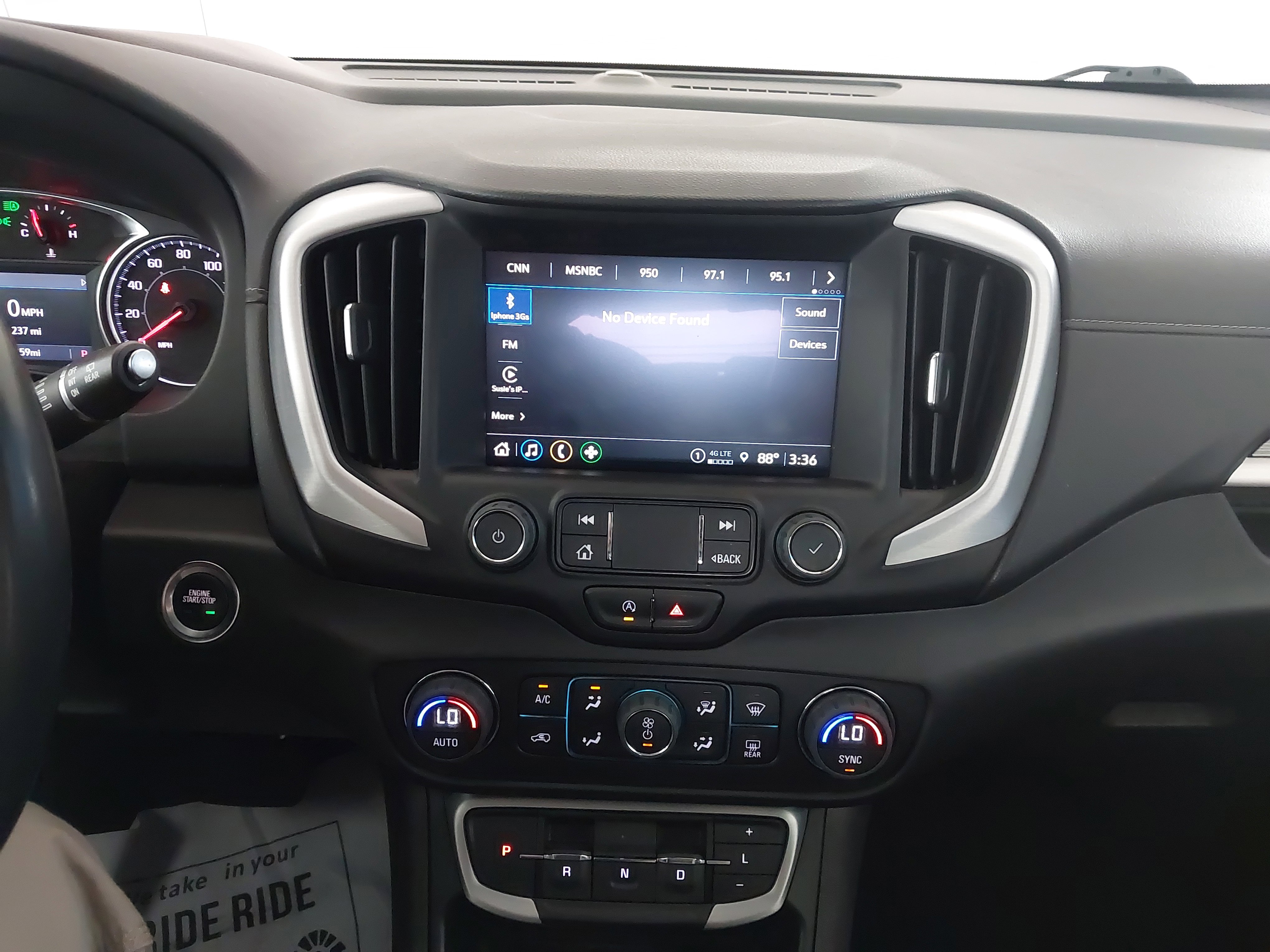 Used 2022 GMC Terrain SLT w/ Tech Package image 21